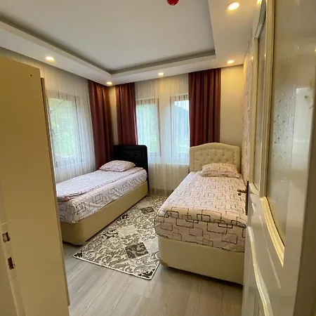 Oezkan Apartment *